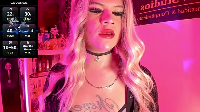 Snapshot of mistressparty chatting on April 2026 01:25:02 AM mistressparty online show from April 2026 01:25:02 AM