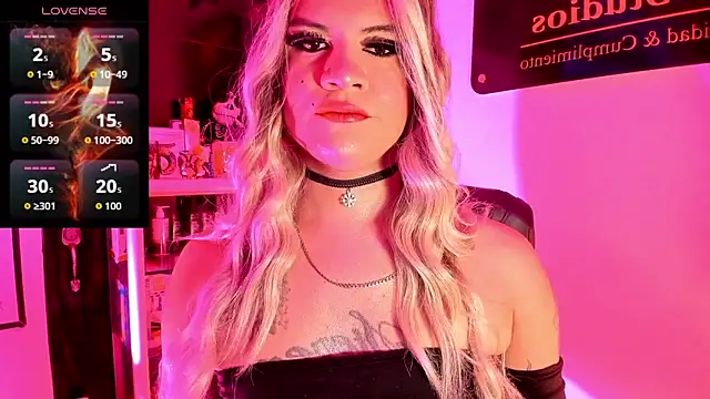 Snapshot of mistressparty chatting on April 2026 08:07:02 AM mistressparty online show from April 2026 08:07:02 AM