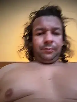 miguel910921 online show from February 2026 12:42:02 PM