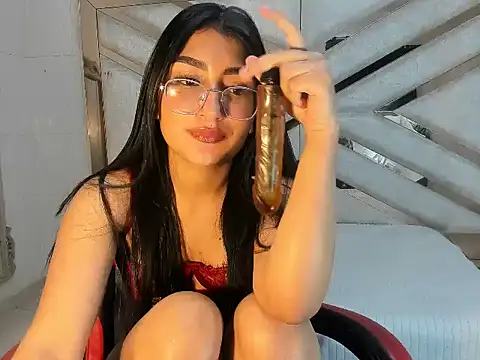 Snapshot of HannaLis chatting on November 2025 09:32:02 AM HannaLis online show from November 2025 09:32:02 AM