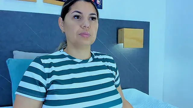 Snapshot of Andhrea_Vale chatting on March 2026 12:11:01 PM Andhrea Vale online show from March 2026 12:11:01 PM
