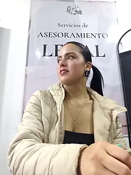 Snapshot of ALEJA__22 chatting on February 2026 01:40:01 PM ALEJA 22 online show from February 2026 01:40:01 PM