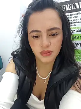 Snapshot of ALEJA__22 chatting on March 2026 03:15:01 PM ALEJA 22 online show from March 2026 03:15:01 PM