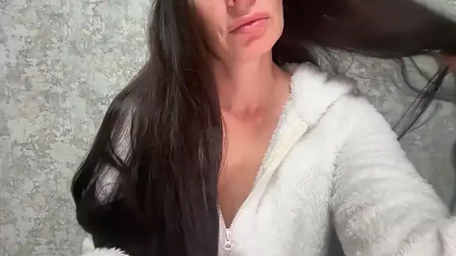 Angelinaa19 online show from April 2026 07:37:01 PM