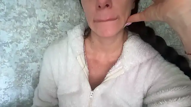 Angelinaa19 online show from April 2026 01:03:02 PM