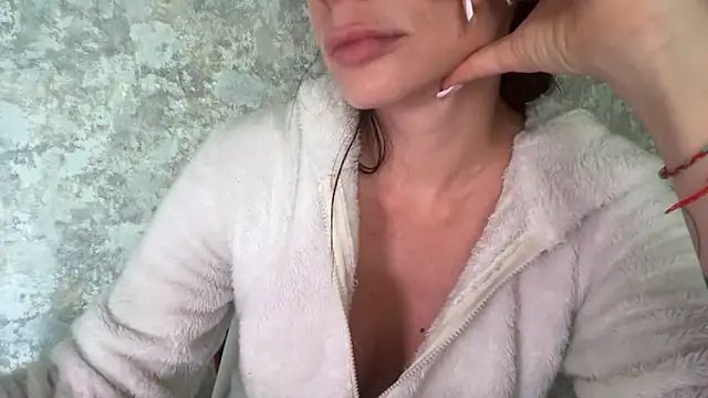 Angelinaa19 online show from April 2026 01:41:02 PM