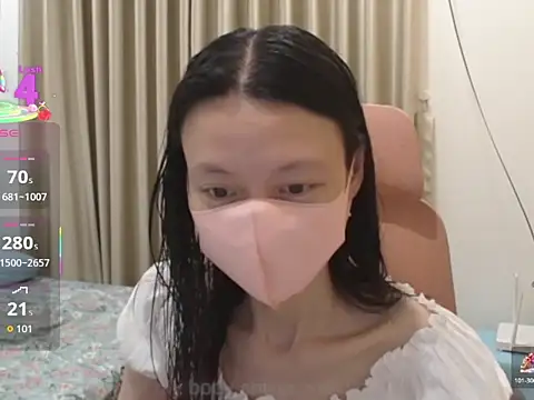 Lil-Cherries online show from November 2025 10:59:02 AM