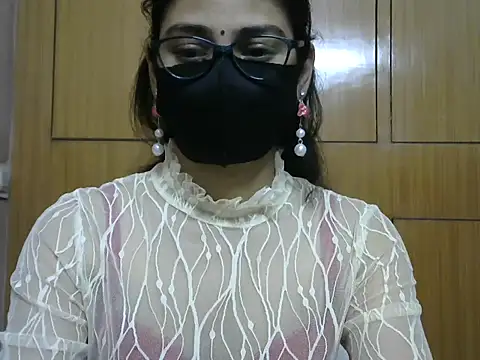 Fairy Pie online show from May 2026 06:13:01 PM