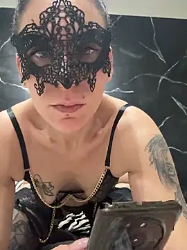 darkangel8672 online show from December 2025 04:14:02 PM