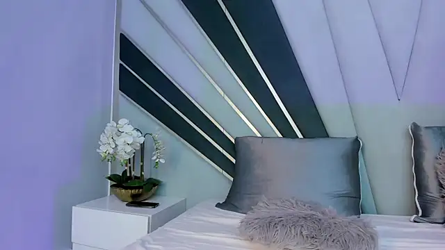 ZoeMadiison online show from November 2025 03:28:01 AM