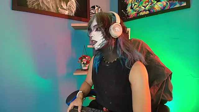 Snapshot of luxiel_ chatting on February 2026 10:21:01 PM luxiel online show from February 2026 10:21:01 PM