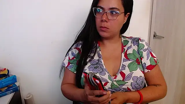 Snapshot of LorieFerrer chatting on March 2025 04:22:01 PM LorieFerrer online show from March 2025 04:22:01 PM