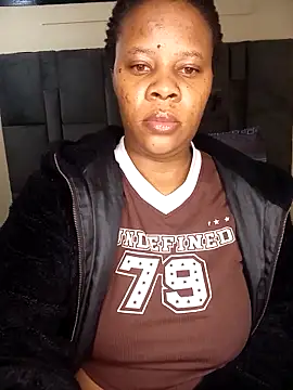 Emmylove-xr25 online show from April 2026 07:47:01 AM