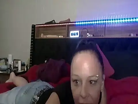 nikkibae33 online show from June 2026 02:45:02 AM