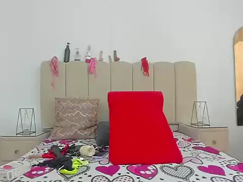 ShanellDiaz  online show from November 2025 01:11:01 PM