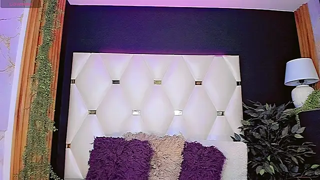 AnnaRouseQueen online show from May 2026 07:52:02 PM