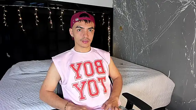 Snapshot of NicoKingg_ chatting on December 2025 04:11:02 AM NicoKingg online show from December 2025 04:11:02 AM