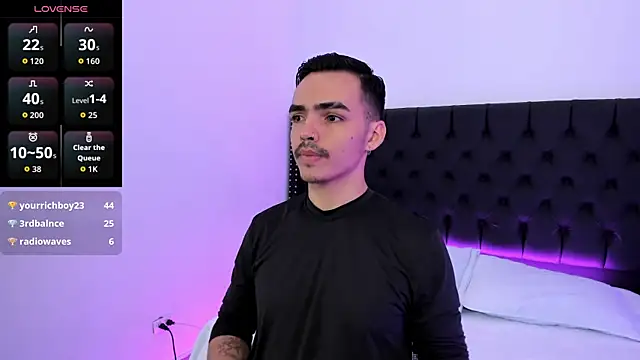 Snapshot of NicoKingg_ chatting on January 2026 12:43:01 PM NicoKingg online show from January 2026 12:43:01 PM