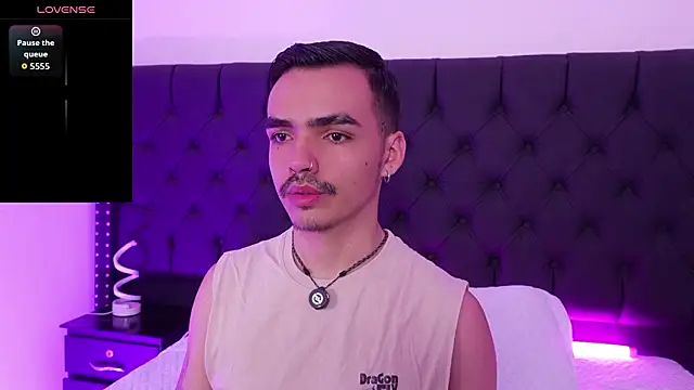 Snapshot of NicoKingg_ chatting on January 2026 02:10:01 PM NicoKingg online show from January 2026 02:10:01 PM