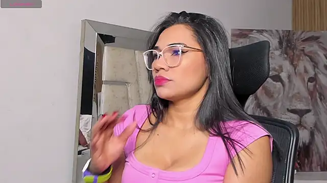 katemooss  online show from December 2025 12:45:01 PM