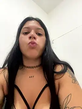 Snapshot of amazonaa9 chatting on January 2026 06:42:02 PM amazonaa9 online show from January 2026 06:42:02 PM