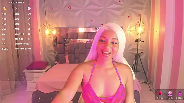 Saloome collins online show from November 2025 04:46:01 AM