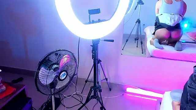 Snapshot of NoaDurand chatting on December 2025 02:52:01 AM NoaDurand online show from December 2025 02:52:01 AM