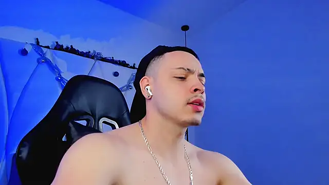 Maxwell Dupont online show from December 2025 12:03:02 PM