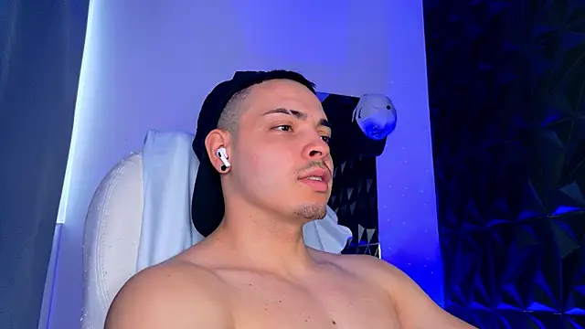 Maxwell Dupont online show from February 2026 09:57:02 PM