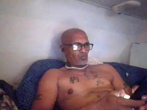 Snapshot of badboy20254u chatting on November 2025 11:27:02 PM badboy20254u online show from November 2025 11:27:02 PM