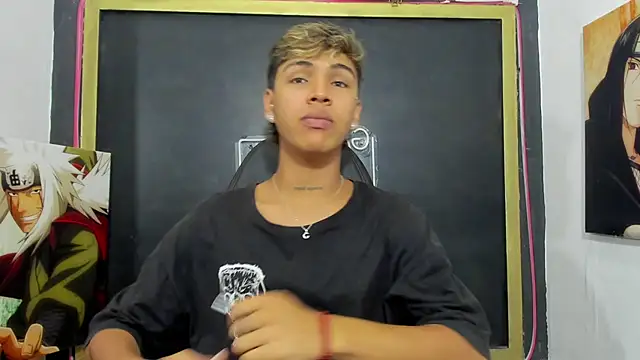 Snapshot of Timmy_Kiing_ chatting on December 2025 08:27:01 PM Timmy Kiing online show from December 2025 08:27:01 PM