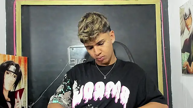 Snapshot of Timmy_Kiing_ chatting on December 2025 09:19:02 PM Timmy Kiing online show from December 2025 09:19:02 PM