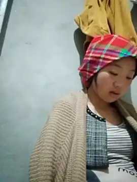 Yumiik2kk online show from November 2025 05:05:02 PM