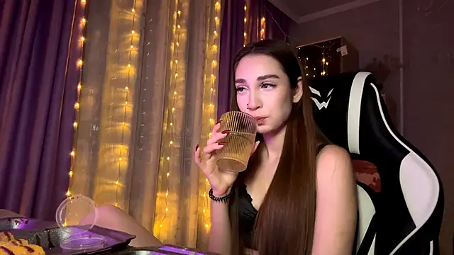 HollyPaw online show from January 2026 08:14:02 PM