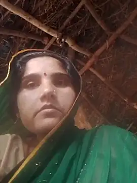 Snapshot of Seema_ji12 chatting on April 2026 08:37:01 AM Seema ji12 online show from April 2026 08:37:01 AM