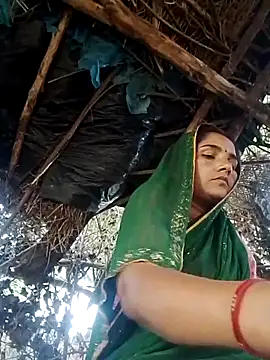 Snapshot of Seema_ji12 chatting on April 2026 01:22:02 AM Seema ji12 online show from April 2026 01:22:02 AM