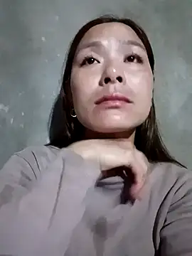 Lyla john online show from March 2026 12:46:01 PM