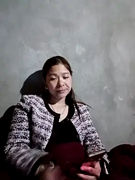 Lyla john online show from March 2026 05:13:01 AM