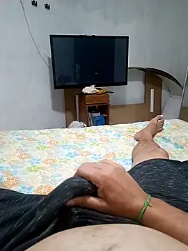 Snapshot of Lupercinio chatting on November 2025 08:40:02 PM Lupercinio online show from November 2025 08:40:02 PM