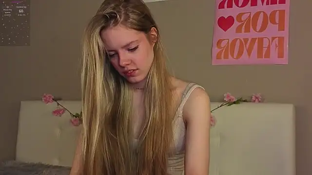 Snapshot of TiffinyMergist chatting on December 2025 07:43:01 PM TiffinyMergist online show from December 2025 07:43:01 PM