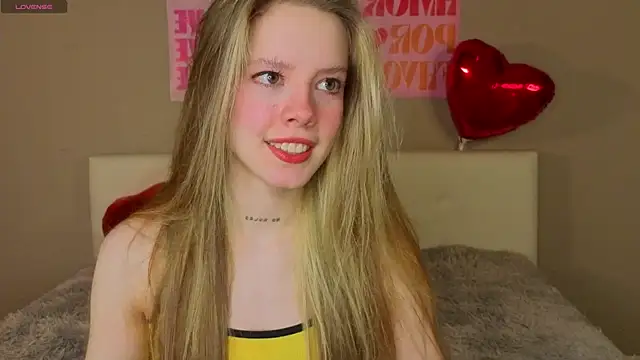 TiffinyMergist online show from February 2026 07:03:02 PM