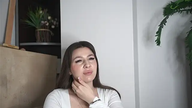 BrittanieBlunt online show from November 2025 04:00:01 AM