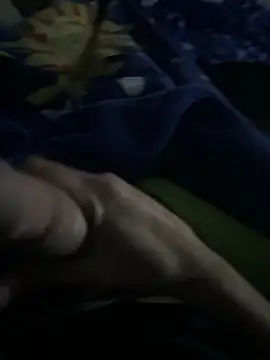 groschibre40100 online show from December 2025 11:21:01 PM