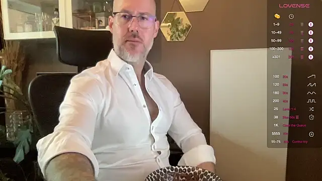 Snapshot of the_new_fit_rubinho chatting on February 2026 08:43:01 AM the new fit rubinho online show from February 2026 08:43:01 AM