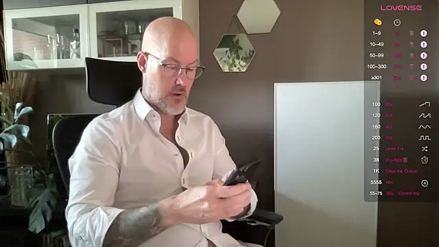 Snapshot of the_new_fit_rubinho chatting on March 2026 06:52:01 AM the new fit rubinho online show from March 2026 06:52:01 AM