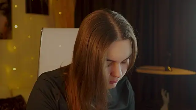 Snapshot of FrancescaCavaliere chatting on December 2025 09:18:02 AM FrancescaCavaliere online show from December 2025 09:18:02 AM