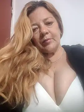 karlaanqui1 online show from June 2026 01:54:02 PM