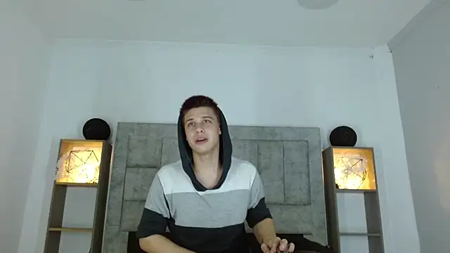 Liam York  online show from January 2026 02:05:02 AM