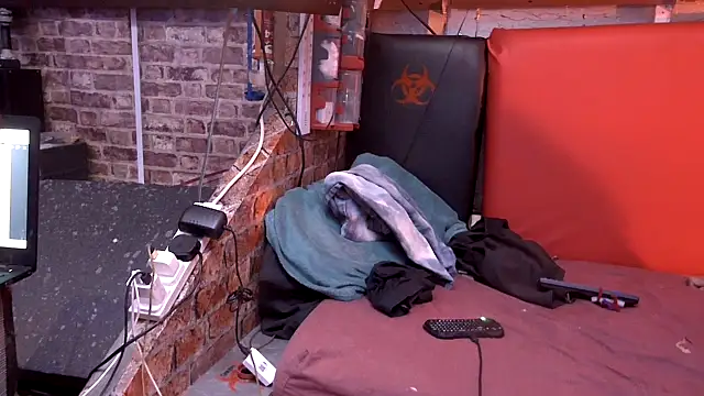 SLingGUY online show from April 2026 12:24:02 AM