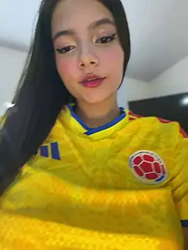 EmmiiGlow online show from June 2026 03:01:02 AM